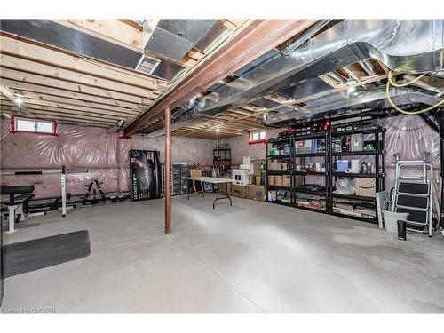 46 Creek Ridge Street, Kitchener, ON - Indoor Photo Showing Garage