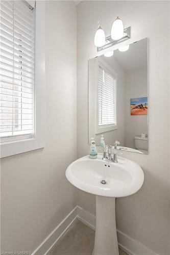 46 Creek Ridge Street, Kitchener, ON - Indoor Photo Showing Bathroom