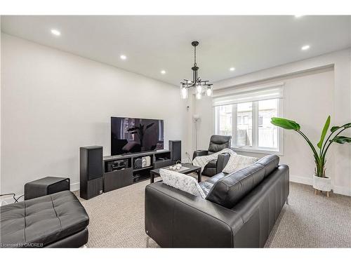 46 Creek Ridge Street, Kitchener, ON - Indoor Photo Showing Living Room