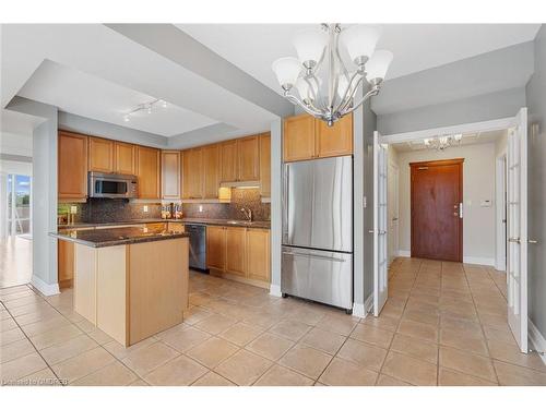 512-65 Port Street E, Mississauga, ON - Indoor Photo Showing Kitchen With Stainless Steel Kitchen