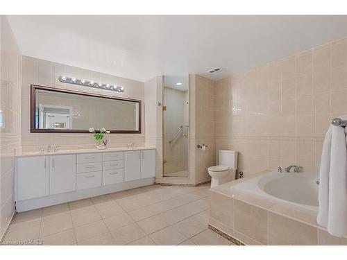 512-65 Port Street E, Mississauga, ON - Indoor Photo Showing Bathroom