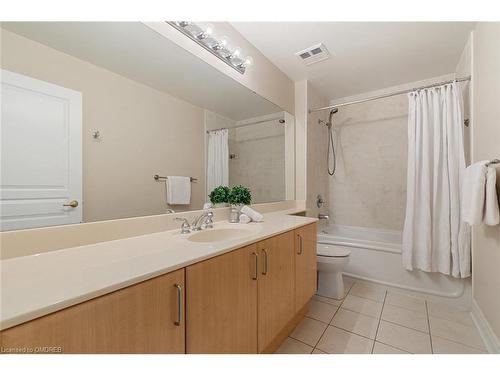 512-65 Port Street E, Mississauga, ON - Indoor Photo Showing Bathroom