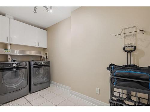 512-65 Port Street E, Mississauga, ON - Indoor Photo Showing Laundry Room