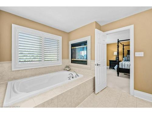 2148 Bingley Crescent, Oakville, ON - Indoor Photo Showing Bathroom