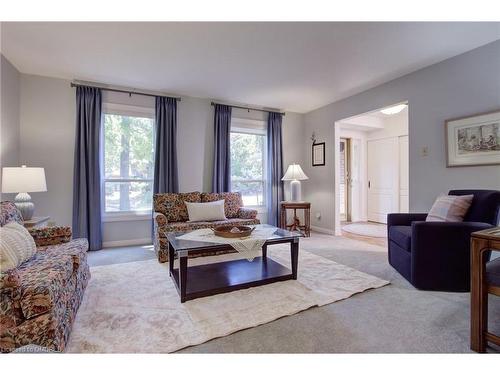 1760 Solitaire Court, Mississauga, ON - Indoor Photo Showing Living Room