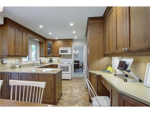 1760 Solitaire Court, Mississauga, ON - Indoor Photo Showing Kitchen