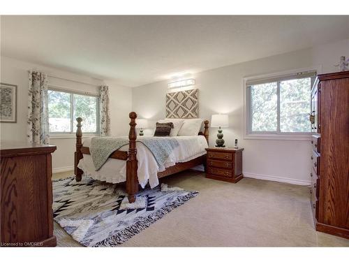 1760 Solitaire Court, Mississauga, ON - Indoor Photo Showing Bedroom