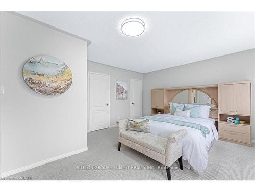 18 Cloverlawn Street, Brampton, ON - Indoor Photo Showing Bedroom