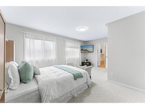 18 Cloverlawn Street, Brampton, ON - Indoor Photo Showing Bedroom