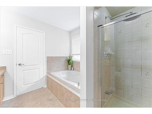 18 Cloverlawn Street, Brampton, ON - Indoor Photo Showing Bathroom