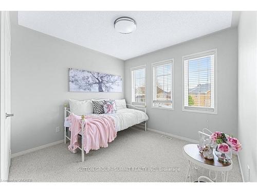 18 Cloverlawn Street, Brampton, ON - Indoor Photo Showing Bedroom