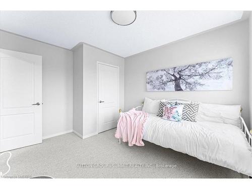 18 Cloverlawn Street, Brampton, ON - Indoor Photo Showing Bedroom