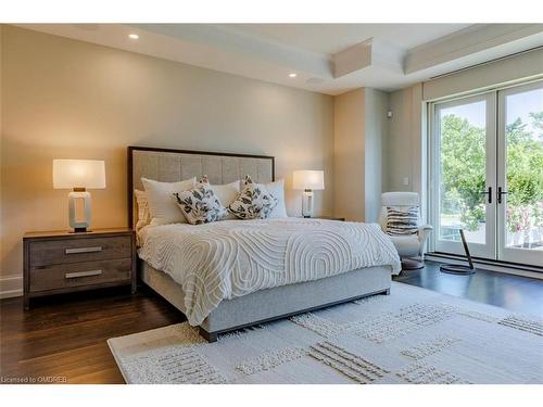 10 Maplegrove Drive, Oakville, ON - Indoor Photo Showing Bedroom