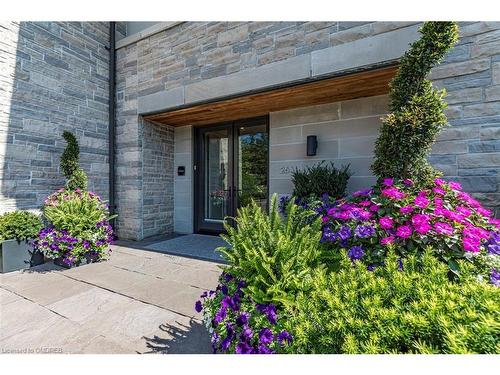 10 Maplegrove Drive, Oakville, ON - Outdoor