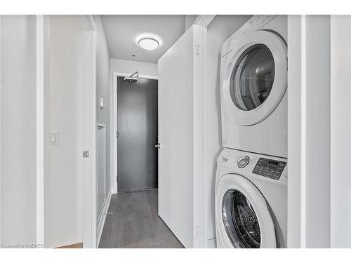 1009-20 Minowan Miikan Lane, Toronto, ON - Indoor Photo Showing Laundry Room