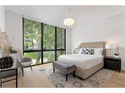 2102 Glenforest Crescent, Oakville, ON - Indoor Photo Showing Bedroom