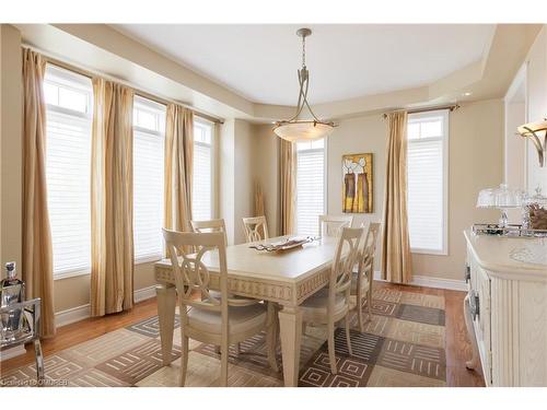 3301 Springflower Way, Oakville, ON - Indoor Photo Showing Dining Room