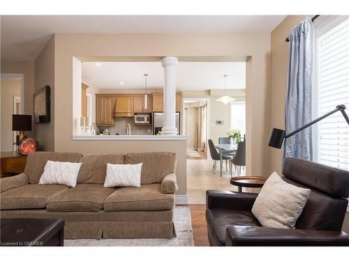 3301 Springflower Way, Oakville, ON - Indoor Photo Showing Living Room