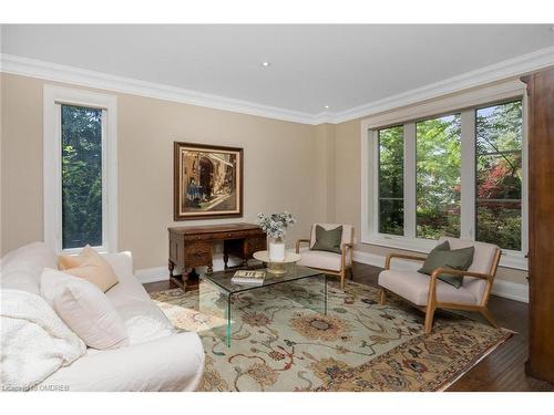 2057 Snow Crescent, Mississauga, ON - Indoor Photo Showing Living Room