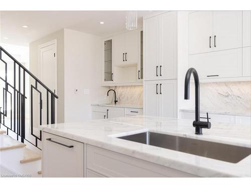 249 Rebecca Street, Oakville, ON - Indoor Photo Showing Kitchen