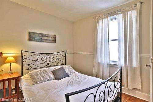 29 Crescent Road, Oakville, ON - Indoor Photo Showing Bedroom