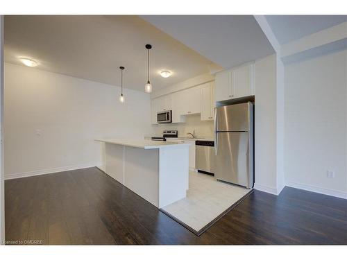 3 Ridgeside Lane, Waterdown, ON - Indoor Photo Showing Kitchen