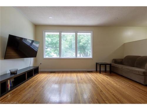 650 Greenhill Avenue, Hamilton, ON - Indoor Photo Showing Other Room