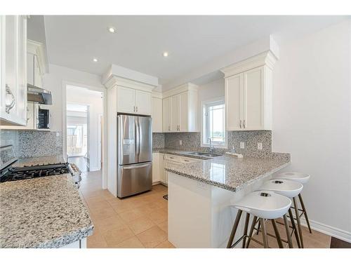 1 Sonoma Valley Crescent, Hamilton, ON - Indoor Photo Showing Kitchen With Double Sink With Upgraded Kitchen