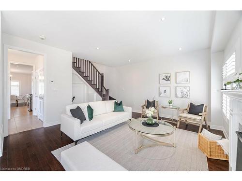 1 Sonoma Valley Crescent, Hamilton, ON - Indoor Photo Showing Living Room