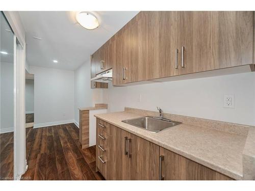 1 Sonoma Valley Crescent, Hamilton, ON - Indoor Photo Showing Kitchen