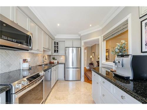 331 Robinson Street, Oakville, ON - Indoor Photo Showing Kitchen With Upgraded Kitchen