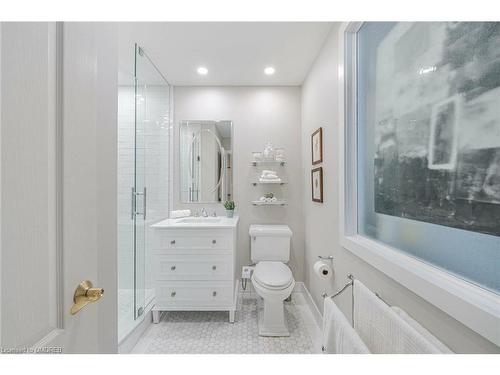 331 Robinson Street, Oakville, ON - Indoor Photo Showing Bathroom