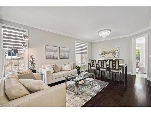 3316 Stalybridge Drive, Oakville, ON - Indoor Photo Showing Living Room