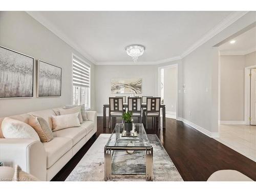 3316 Stalybridge Drive, Oakville, ON - Indoor Photo Showing Living Room