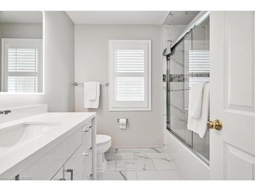 3316 Stalybridge Drive, Oakville, ON - Indoor Photo Showing Bathroom