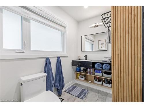 1302 Dunbar Road, Burlington, ON - Indoor Photo Showing Bathroom