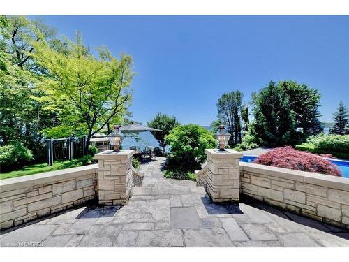 4038 Lakeshore Road, Burlington, ON - Outdoor