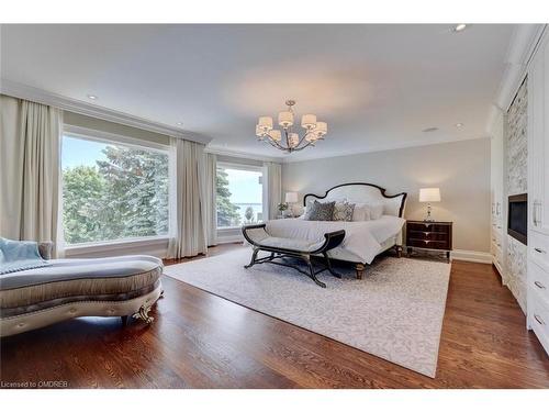 4038 Lakeshore Road, Burlington, ON - Indoor Photo Showing Bedroom