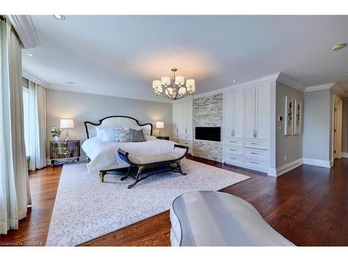 4038 Lakeshore Road, Burlington, ON - Indoor Photo Showing Bedroom