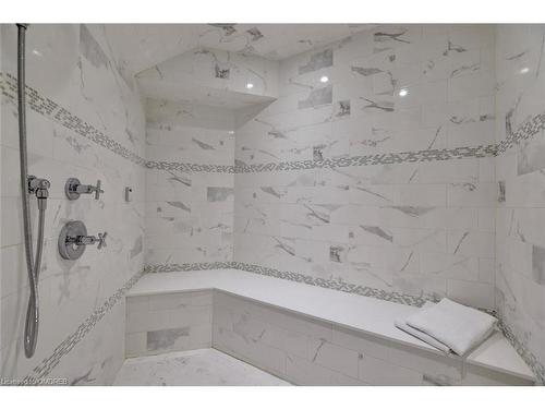 4038 Lakeshore Road, Burlington, ON - Indoor Photo Showing Bathroom