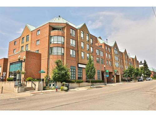 314-221 Robinson Street, Oakville, ON - Outdoor With Facade