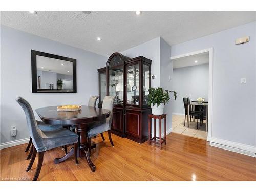 120 Courtleigh Square, Brampton, ON - Indoor Photo Showing Dining Room