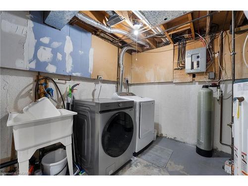 120 Courtleigh Square, Brampton, ON - Indoor Photo Showing Laundry Room