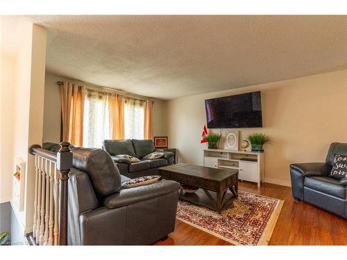 48 Rochelle Drive, Guelph, ON - Indoor Photo Showing Living Room