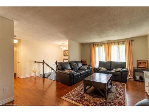 48 Rochelle Drive, Guelph, ON - Indoor Photo Showing Living Room