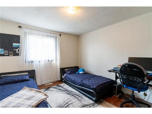 48 Rochelle Drive, Guelph, ON - Indoor Photo Showing Bedroom