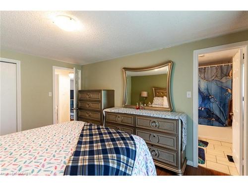 48 Rochelle Drive, Guelph, ON - Indoor Photo Showing Bedroom