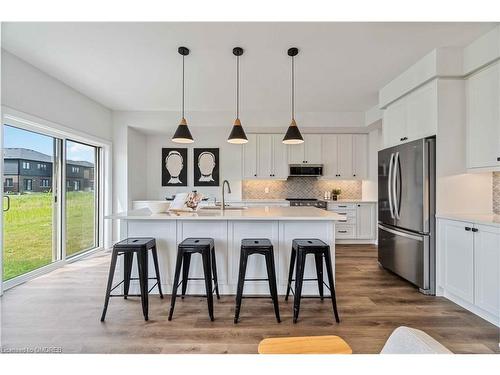 5 Admiral Road Road, Welland, ON - Indoor Photo Showing Kitchen With Upgraded Kitchen