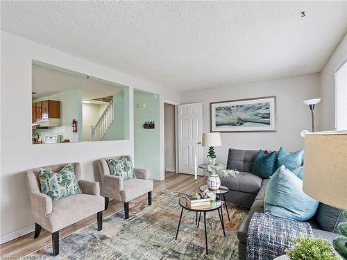 164G Henry Street, Brantford, ON - Indoor Photo Showing Living Room