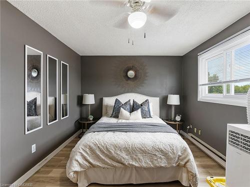 164G Henry Street, Brantford, ON - Indoor Photo Showing Bedroom